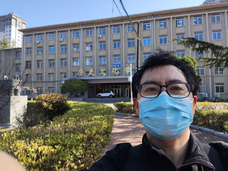 孙健（图）被开除学籍后离开母校鲁东大学。（孙健独家提供）