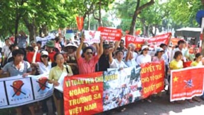 Biểu tình chống Trung Quốc tại Hà Nội. AFP