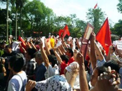 protest-against-china-06052011-250.jpg