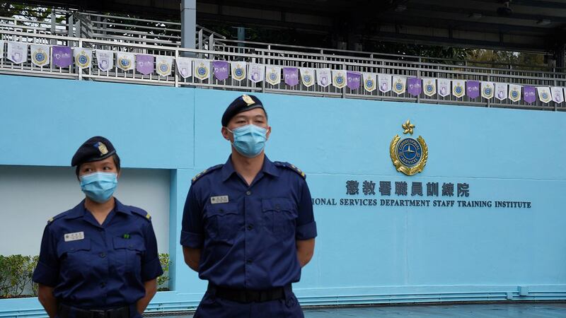 资料图片：2021 年 4 月 15 日，香港“全民国家安全教育日”，惩教人员在惩教署职员培训学院举行开放日。（路透社）