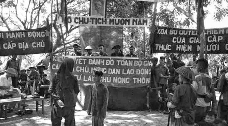 Cải cách ruộng đất năm 1954.