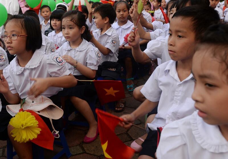 Các em học sinh một trường tiểu học ở Hà Nội trong ngày khai giảng. 