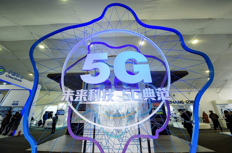 大陆传媒形容中国进入5G商用元年。图为杭州5G创新园展示的5G部分商用领域。（资料图/法新社）