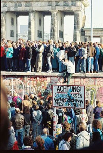 berlin-wall-11091989-250.jpg