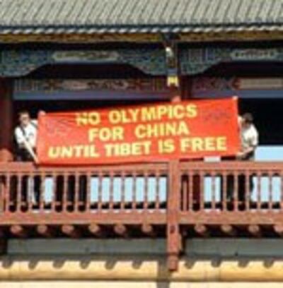 politics_2004_08_30_olympics_tibet150.jpg