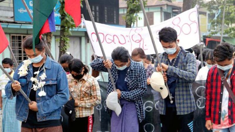 myanmar-protesters-kalay-sagaing-apr29-2021.jpg