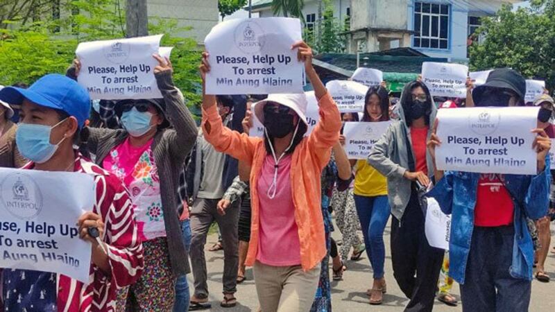 myanmar-protesters-dawei-thanintharyi-apr23-2021.jpg