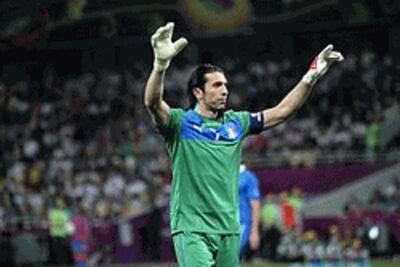 Thủ môn Gianluigi Buffon của ĐT Ý. Photo courtesy of Wikipedia.