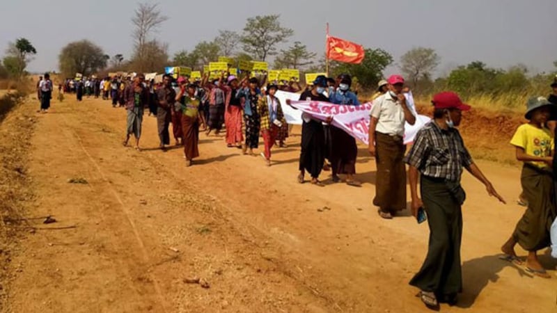 myanmar-protesters-natmauk-magwe-apr22-2021.jpg