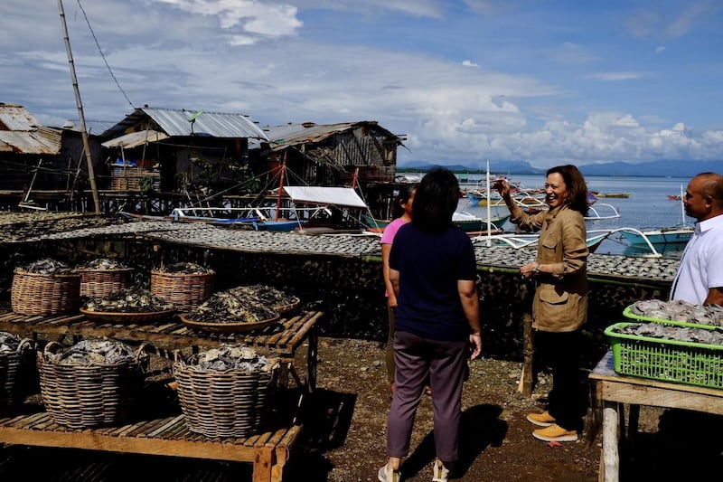 221122-PH-US-Harris-Palawan1.jpg