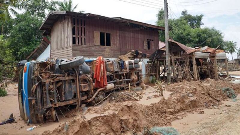 laos-truck-mud-dam-flood-mai-village-sanamxay-attapeu-aug-2018.jpg