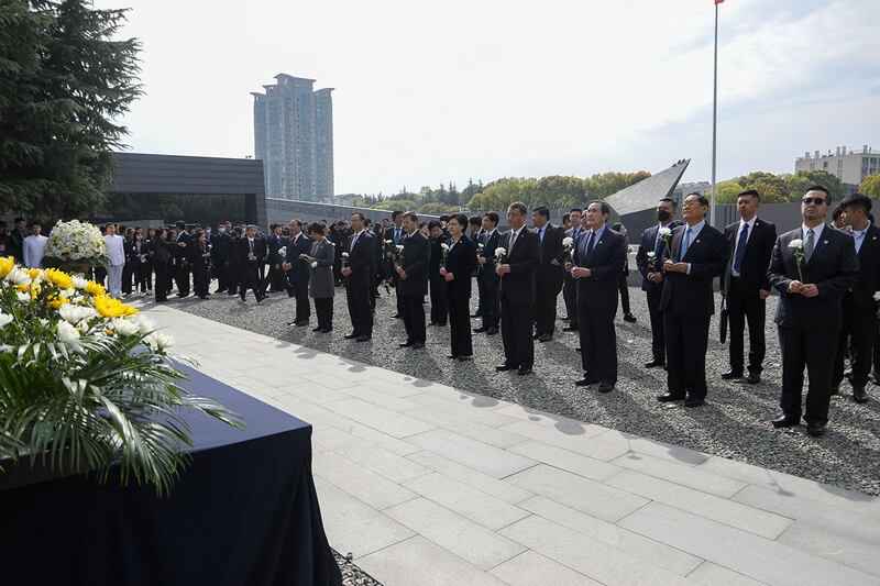 台湾的前总统马英九29日赴南京大屠杀纪念馆致祭。(马英九办公室提供)