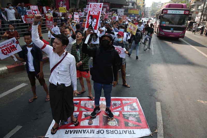 https://www.rfa.org/english/multimedia/myanmar-crackdown-gallery-02262021183713.html/police-crackdown-4.jpg