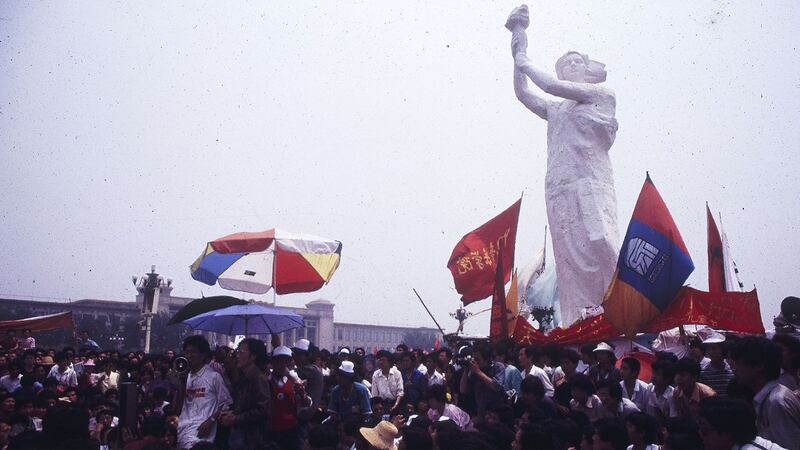 中国民主女神像前请愿的学生（刘建拍摄提供）