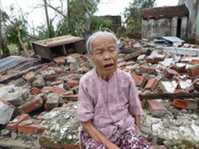 Bão Nari tàn phá nhà dân ở Ngũ Hành Sơn, Đà Nẵng hôm 15/10. Courtesy Save The Children.