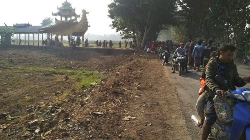 Displaced people from Htantabin township's Za Yat Gyi in Bago region (East) are seen on Feb. 9, 2024. (Photo by Badan Sai)