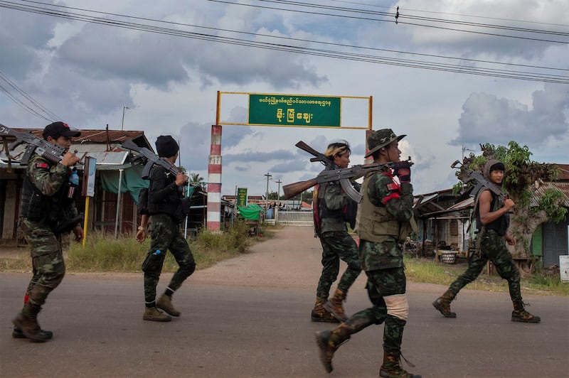 Fighters of Karenni insurgent forces walk in Moe Bye, Kayah State, Nov. 12, 2023. (Reuters Photo)