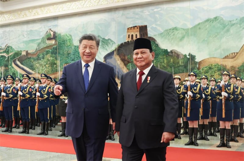 Indonesian President Prabowo Subianto, right, with Chinese President Xi Jinping in Beijing on Nov. 9, 2024.