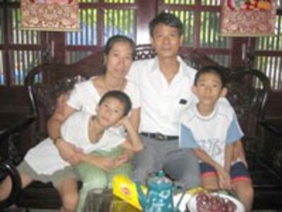 PhamHongSonFamily200.jpg