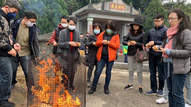 台湾有不少民众已提早在3月扫墓。（记者夏小华摄）