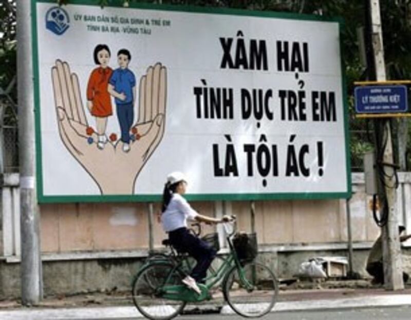 Xâm hại tình dục trẻ em là tội ác.