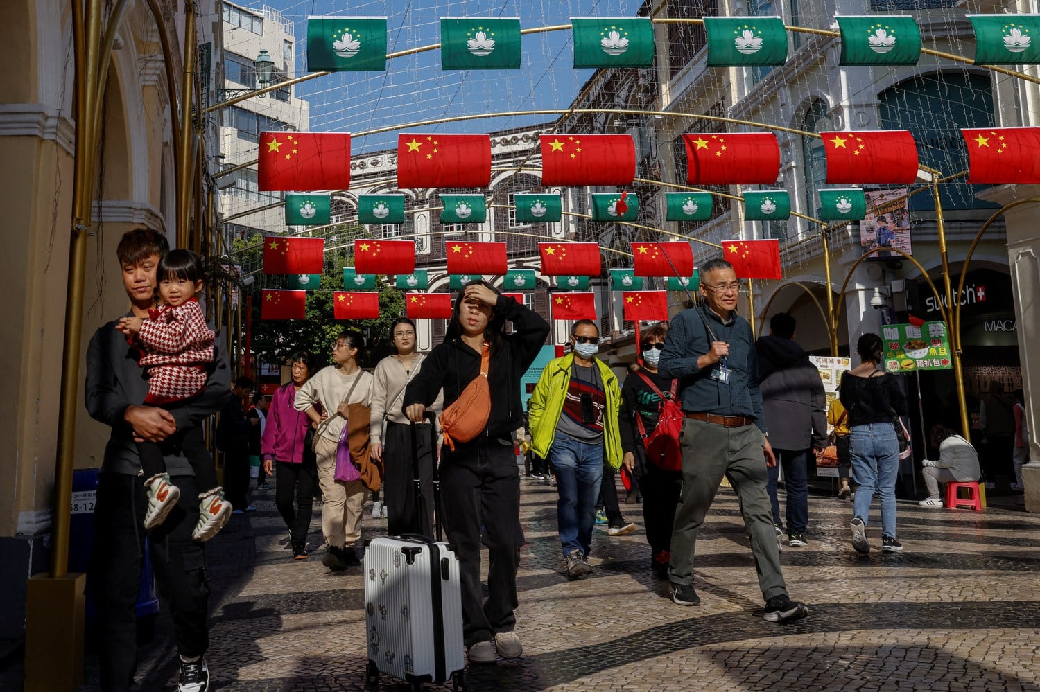 Xi Jinping arrives in Macau to mark 25 years of Chinese rule