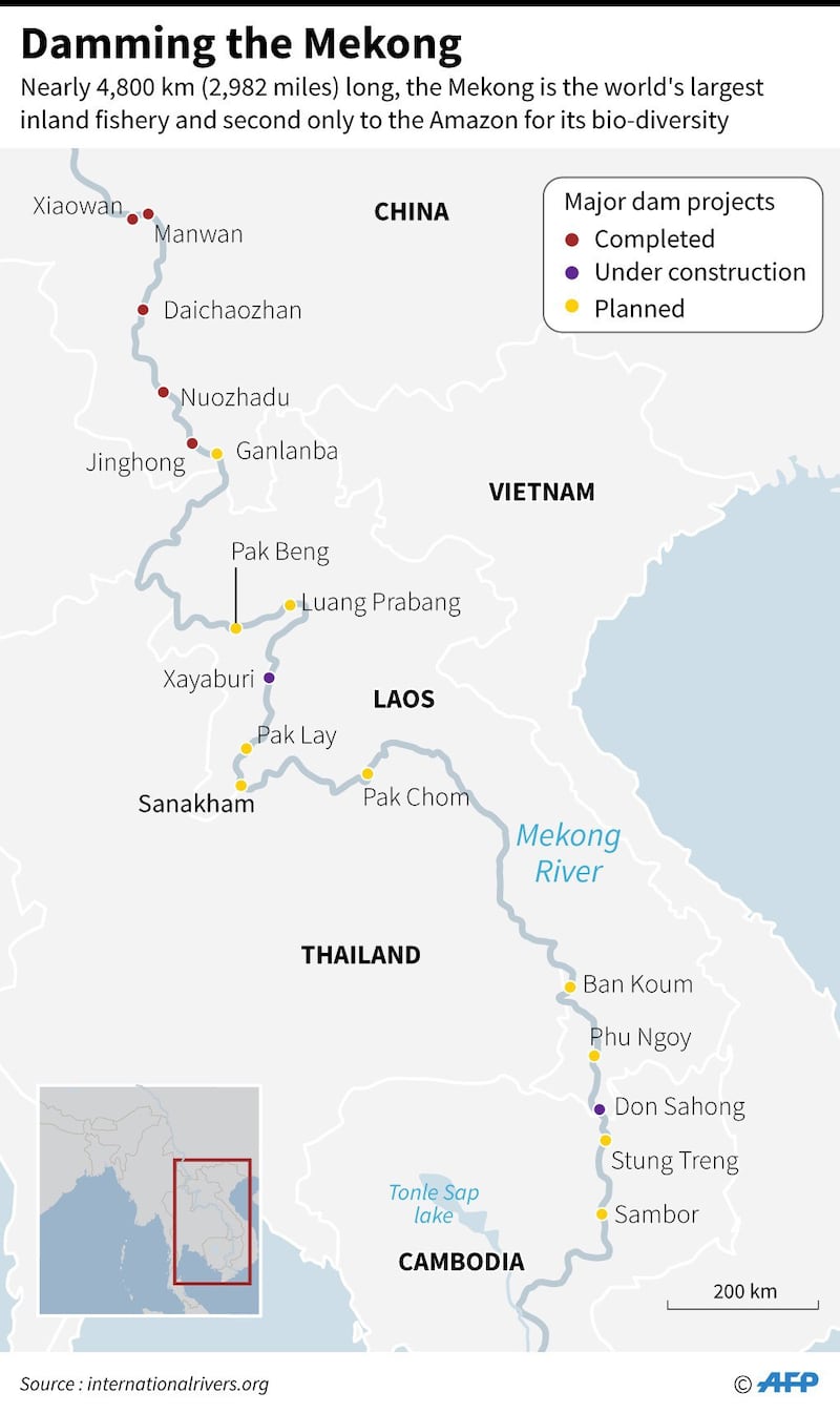 laos-mapofdams-110121.jpg