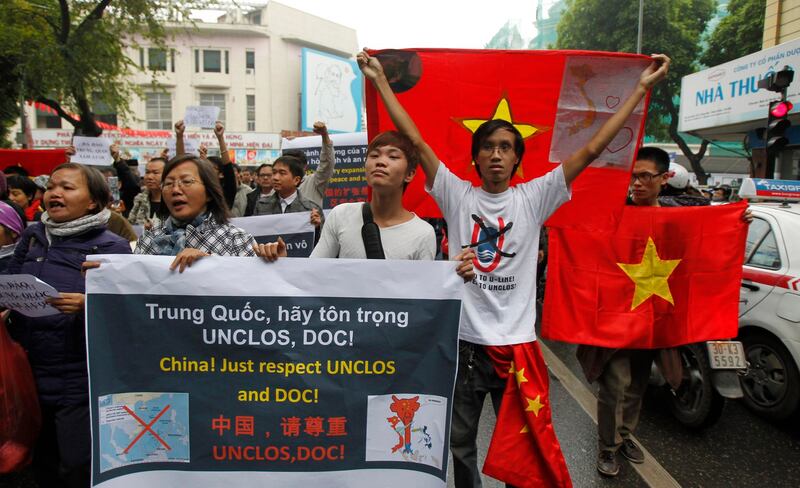 2012-12-09T120000Z_1169057052_GM1E8C9121H01_RTRMADP_3_VIETNAM-CHINA-PROTEST.JPG