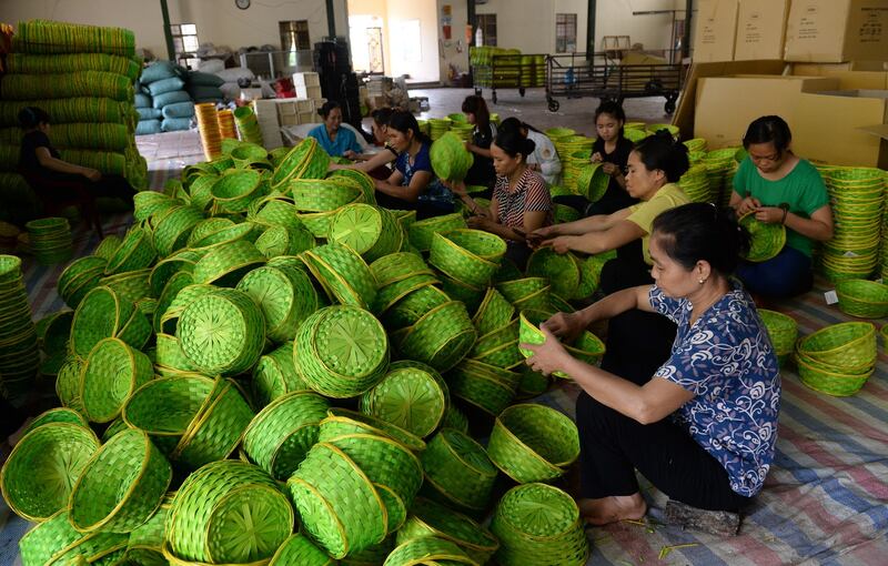 Sản xuất mây tre lá xuất khẩu ở Hà Nội, ảnh minh họa.