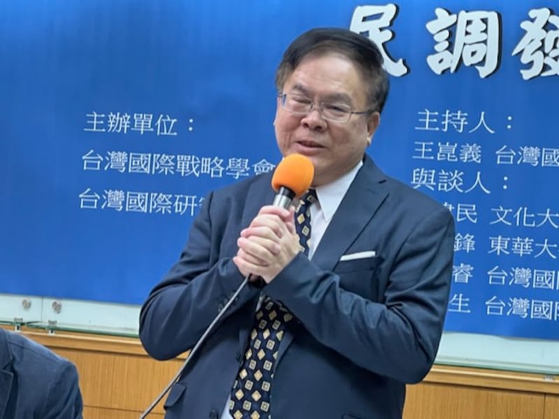 台湾国际战略学会理事长王昆义指出，台湾都会区民众更愿意挺身护台。(记者 黄春梅摄)