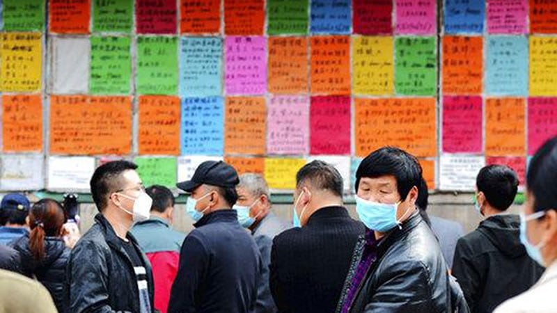 三月份，全国城镇调查失业率是5.9%，比起2月回落0.3个百分点。（美联社图片）