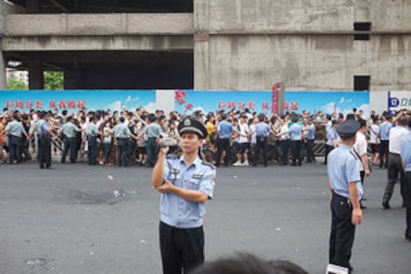 Cantonese-protest4_305.jpg