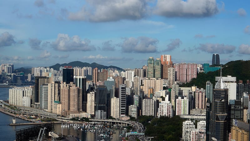 香港高层住宅楼和摩天大楼的全景。 （美联社）