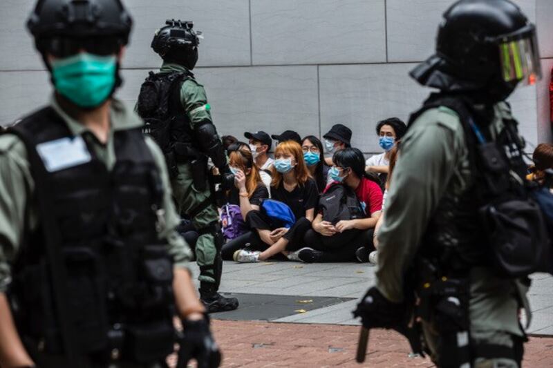 “港版国安法”实施后，香港人表达政治诉求的集会自由没有空间。(法新社)