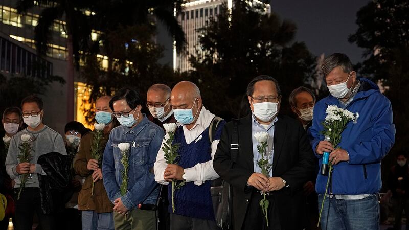 2020年2月7日香港民众在纪念李文亮医生。（美联社）