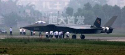 Chiến đấu cơ tàng hình J-20 Mãnh Long của Trung Quốc-militaryreview.com photo