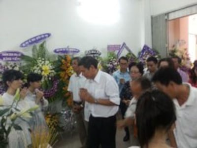 Lễ tang thầy giáo Đinh Đăng Định tại DCCT Sài Gòn hôm 06/04/2014. Courtesy Blog Quê Choa.