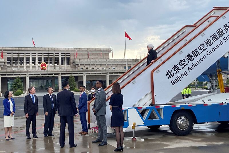 2023年7月6日，美国财政部长耶伦抵达北京首都国际机场。（路透社）