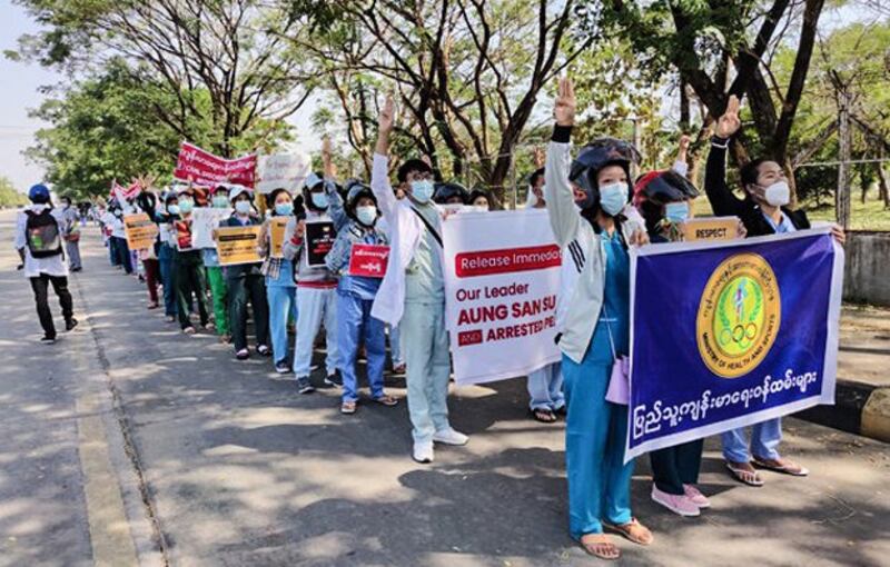 Medical doctors and healthcare workers from eight townships in Naypyidaw, Myanmar, march in protest against the military coup, Feb. 12, 2021. Credit: RFA