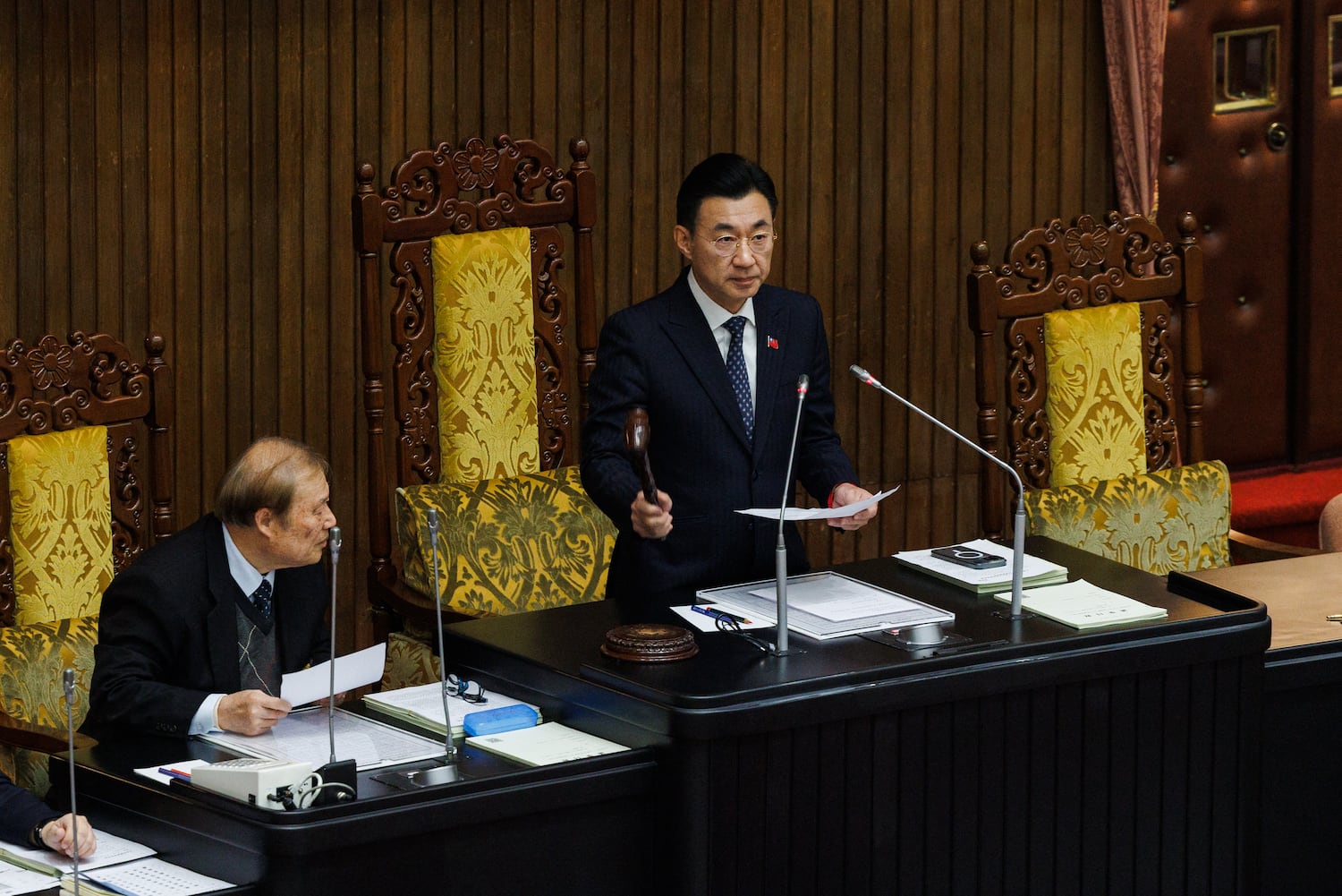 2025年1月21日，台湾的立法院副院长江启臣敲槌三读通过通过2025年中央政府总预算。