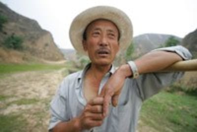 farmer_with_hoe-200.jpg