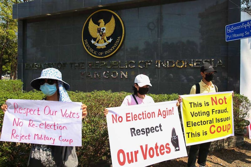 https://www.rfa.org/english/multimedia/yangon-protest-gallery-02242021153748.html/p7.jpg