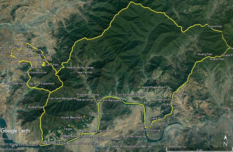 북한의 ‘14호 수용소' 옆에 새로 조성된 것으로 확인된 ‘동림리 수용소'(현재 북한의 공식 명칭은 없음). ‘14호 수용소'와 ‘동림리 수용소' 내에 최근 많은 변화가 확인됐다. 사진-구글 어스 캡쳐/커티스 멜빈 제공