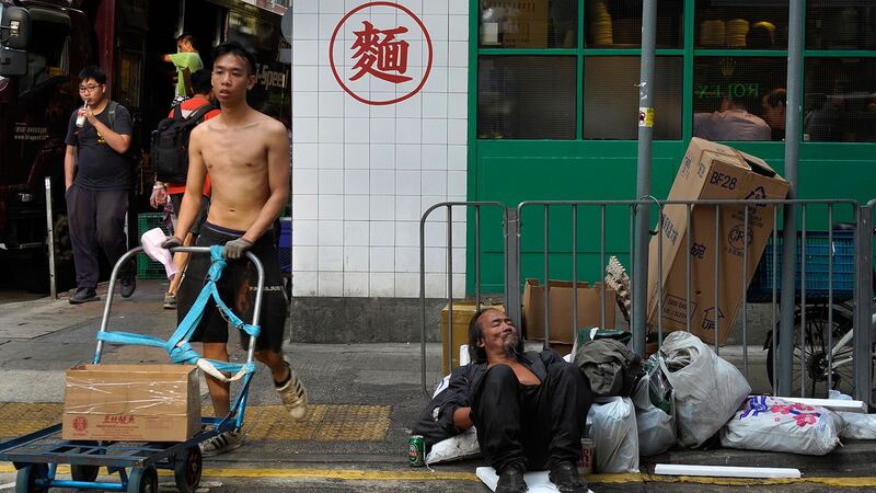 随着经济进一步放缓，预计今年余下时间，香港仍会面对显著下行压力，全年经济很可能呈现负增长。（㺯联社）