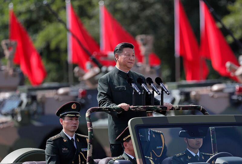 2017年6月30日，中国国家主席习近平在香港视察解放军士兵。（美联社）