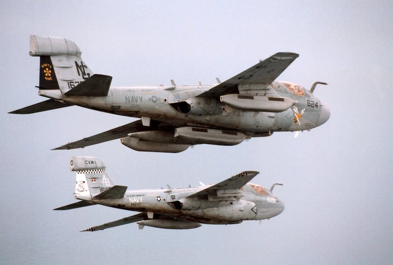 (2) EA-6B Prowler (출처 - 미 해군).jpg