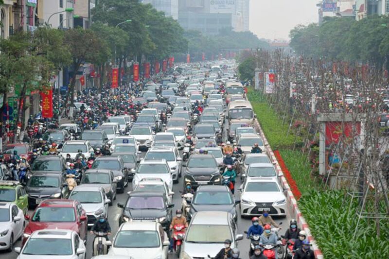 Traffic gridlock occurs near the National Convention Center during the 13th National Congress of the Communist Party of Vietnam in Hanoi, Jan. 26, 2021. (Nhac Nguyen/AFP)