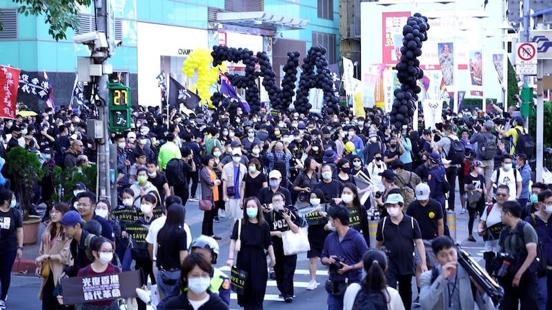 台湾逾三千人响应全球二十城市要求释放十二港人台北游行。 （记者李宗翰摄）