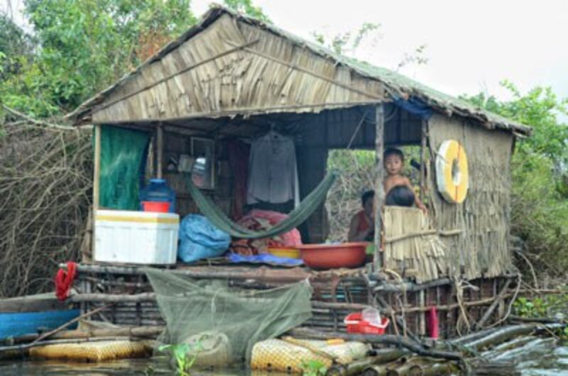 Một gia đình người Việt khác cũng ở làng nổi Chong Khneas, Biển Hồ Kampuchia (citizen photo)