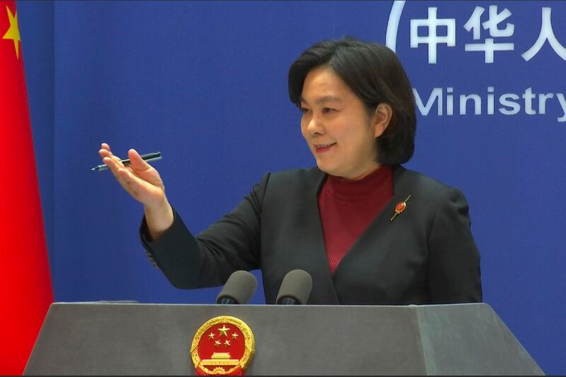 中国外交部发言人华春莹2022年2月23日在例行记者会上指责美国是乌克兰紧张局势的始作俑者（美联社）